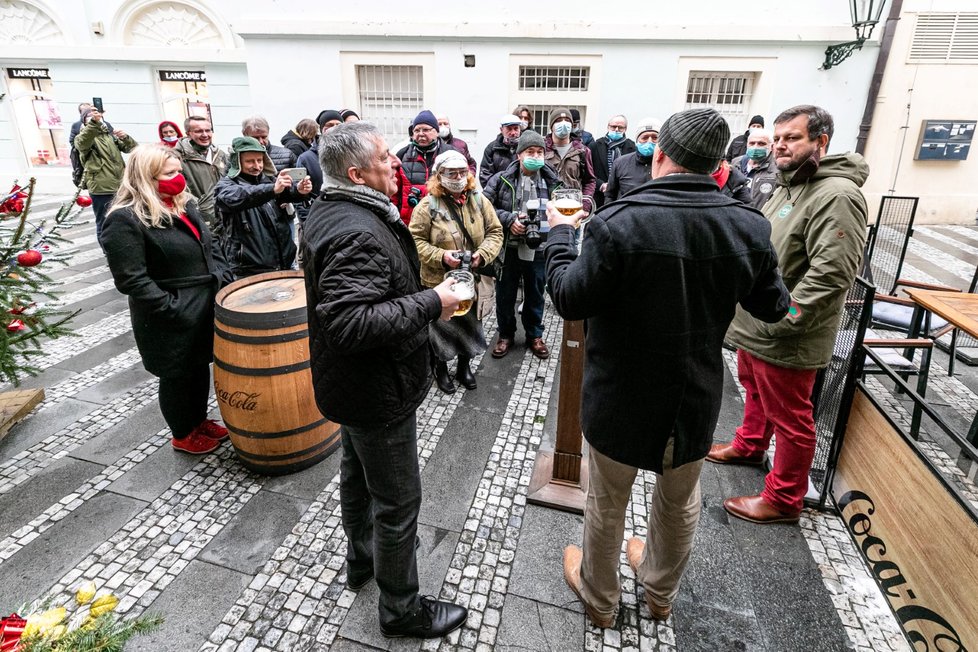 Znovuotevření pražské Restaurace u Pinkasů, 3. prosince 2012.