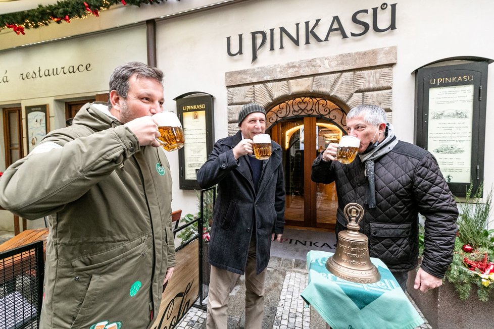 Znovuotevření pražské Restaurace u Pinkasů, 3. prosince 2012.