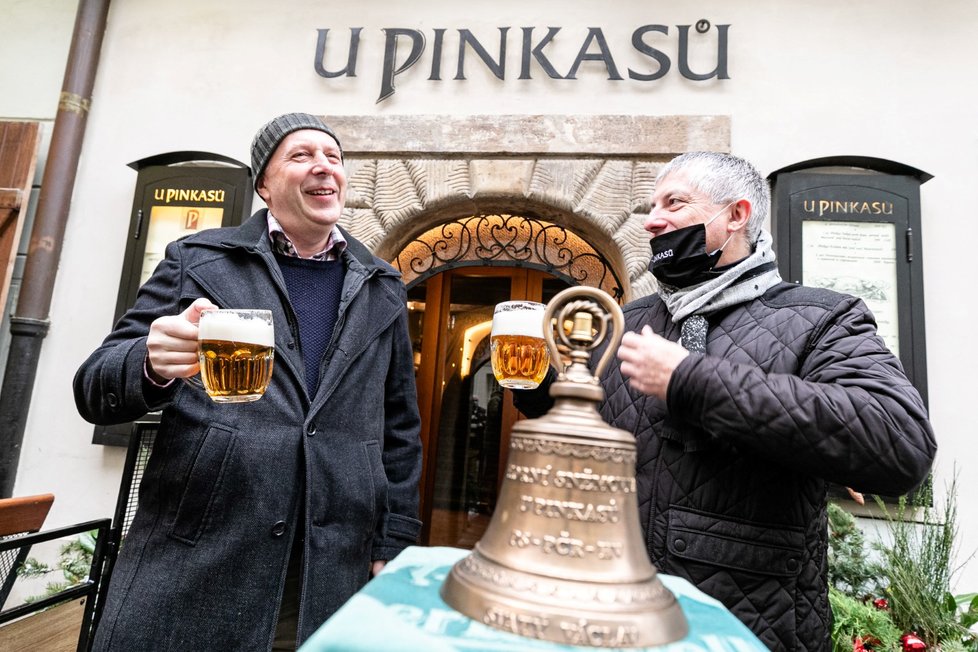 Znovuotevření pražské Restaurace u Pinkasů, 3. prosince 2012.