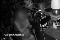 Muž (43) se vloupal do restaurace v centru Prahy: Najedl se, napil a usnul!