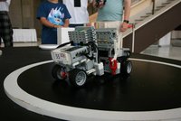 Roboti ovládli Prahu! Žáci a studenti s vlastními stroji soutěží v Kongresovém centru