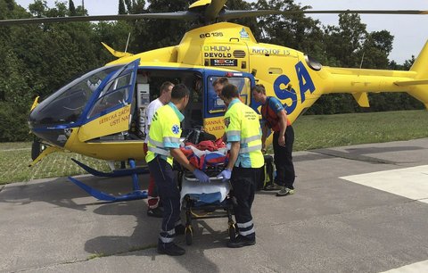 Batole se na Plzeňsku opařilo horkou kávou: Vrtulník ho odvezl na popáleninové centrum v Praze