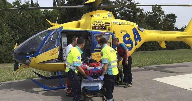 Oběšeného mladíka (†20) našel jeho bratr na větvi stromu, zachránit ho už nedokázal