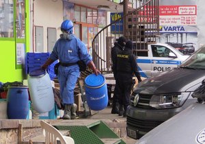 Policejní zásah ve varně drog v pražské tržnici Sapa.