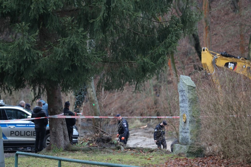 Mrtvého muže našli 14. prosince 2021 v Šáreckém potoce.