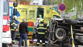 Nehoda v Budovatelské ulici v Satalicích, 24. dubna 2020.