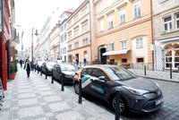 Blesk se ptal na „parkovačky“ v Praze: Pro řidiče »no problem«, pro úředníky horký brambor!