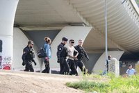 Velké manévry v Praze: Sebevrah (43) pod Vítkovem! Vlaky na Libeň nejezdily