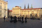 Omezení segwayů v Praze platí.