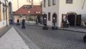 Na Staroměstském náměstí a Pražském hradě můžete stále potkat turisty na segwayích, zákaz bude platit, až po nainstalování všech značek.