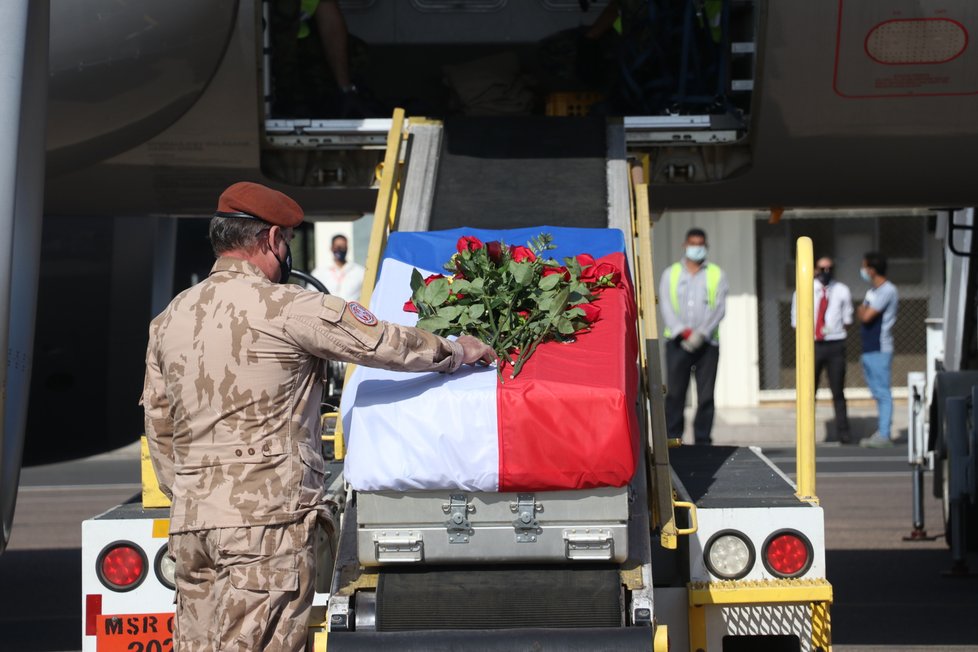 Poslední rozloučení s vojačkou Michaelou Tichou na Sinaji, kde zemřela. 13. 11. 2020.
