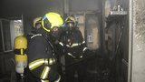 V Sázavské ulici hořel obytný dům: Škoda se vyšplhala na téměř milion korun