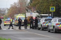 Chlapce (13) v Praze někdo postřelil! Policie zadržela dva muže z okolních domů, našla i zbraně