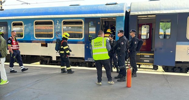 Požár vagonu na Smíchovském nádraží. (8. května 2023)
