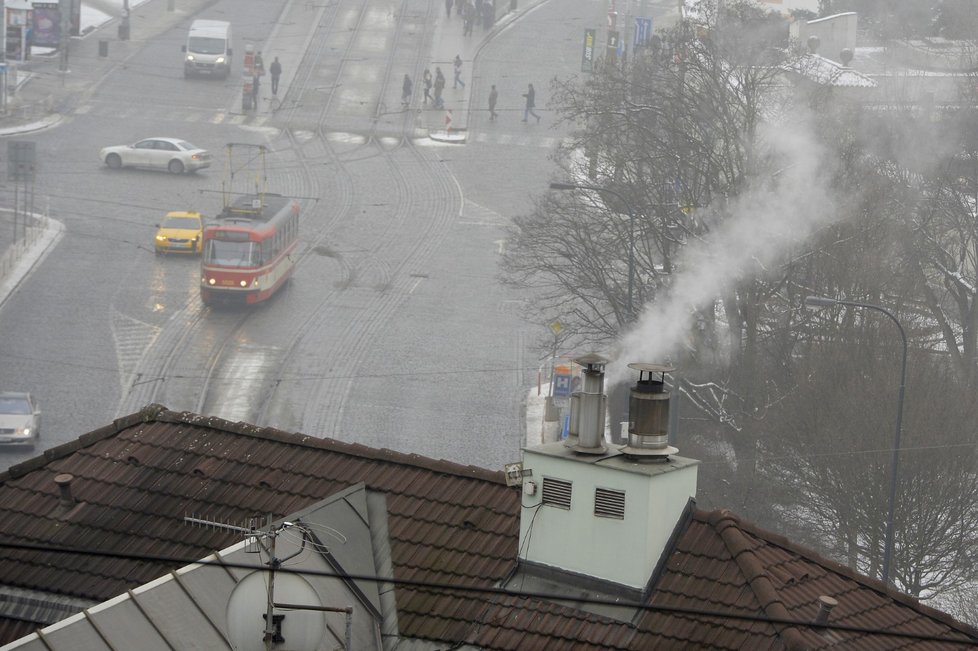 V zimě trápí Pražany smog z automobilů