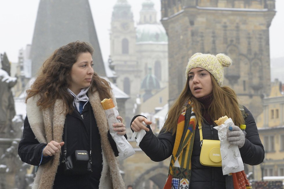 Takto vypadá Praha zahalená smogem.