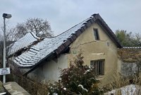 Poplach v pražském Hloubětíně: Zřítila se část neobývaného rodinného domu