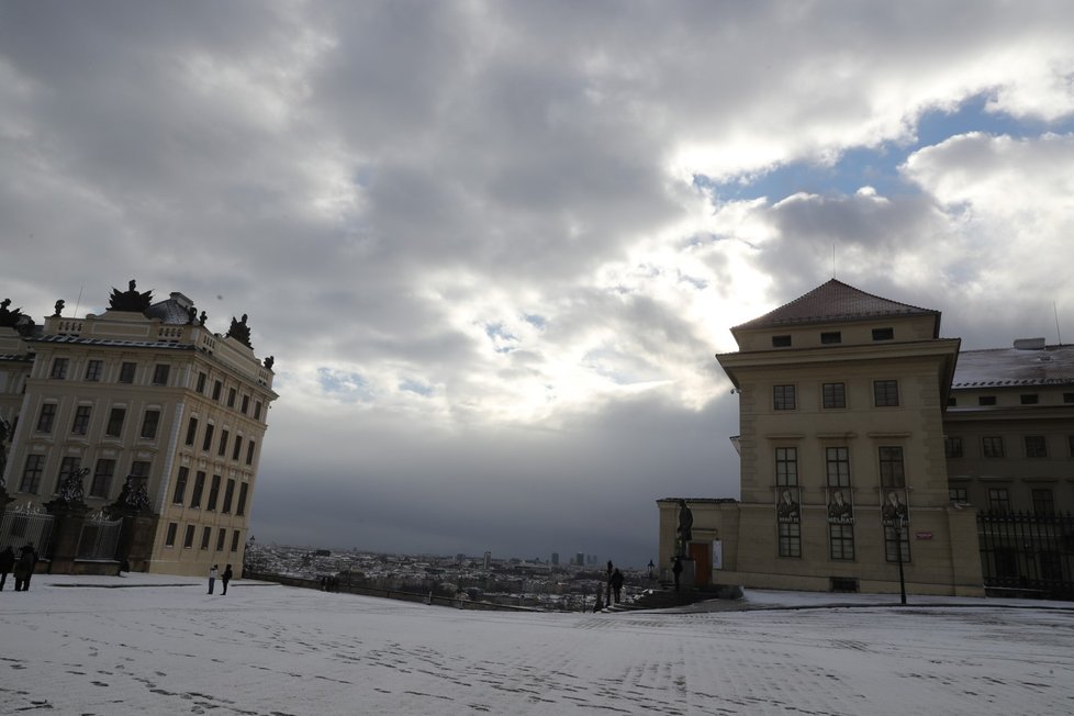 Prahou se prohnala sněhová bouře. (20. ledna 2022)