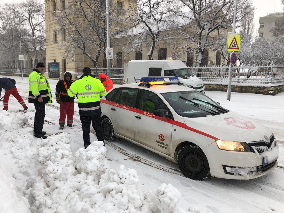 V ulici Korunní je dočasně omezený provoz tramvají.