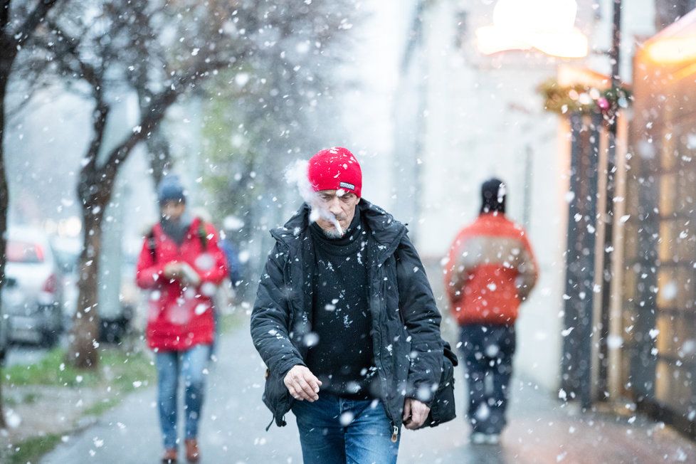 Pátek třináctého v Praze začalo i sněžit (13. 12. 2019).