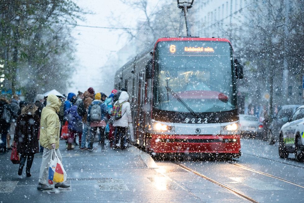 Pátek třináctého v Praze začalo i sněžit (13.12.2019)