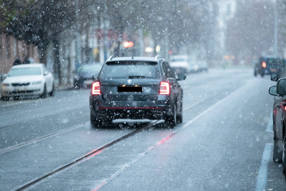 Pátek třináctého v Praze začalo i sněžit. (13.12.2019)