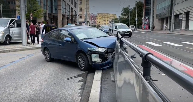 Nehoda v Sokolovské ulici v Praze. (28. srpna 2022)