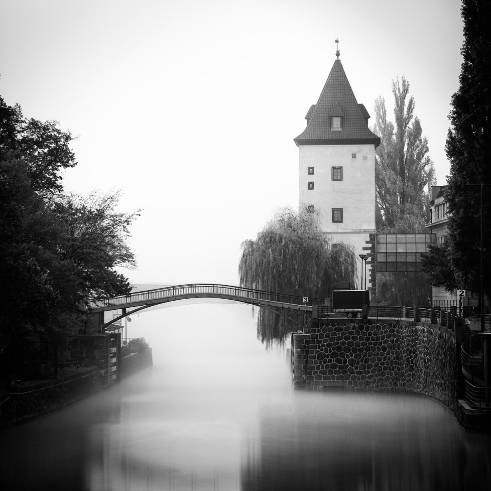 Stejný fotograf záskal také Cenu Zväzu slovenských fotografov za &#34;Zamlženou Vltavu&#34;.