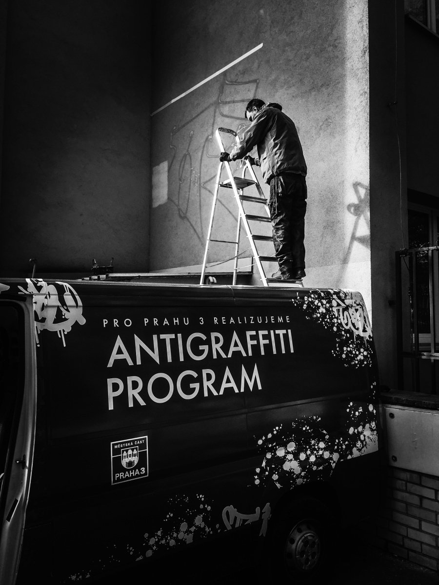 Druhou pozici v kategorii Problémy Prahy - Ricoh obsadil Jan Parma za fotografie ze série &#34;Momentky v antigraffiti programu&#34;.