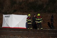 Vlak v Holešovicích srazil chlapce (†14)! Na místě zemřel