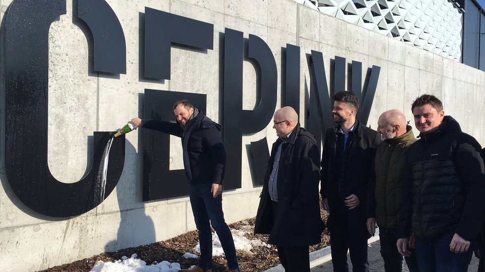 Takto vypadá nový stadion Škoda IceRink v pražských Strašnicích.