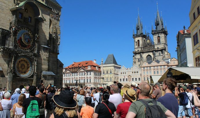 Do pražských hotelů se konečně vracejí turisté. Přijíždí více Čechů, chybějí Asiaté a Rusové