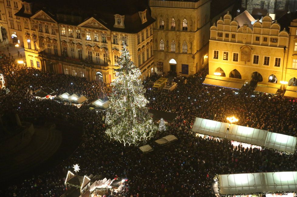 Rozsvícení vánočního stromu na Staroměstském náměstí v Praze - 2016