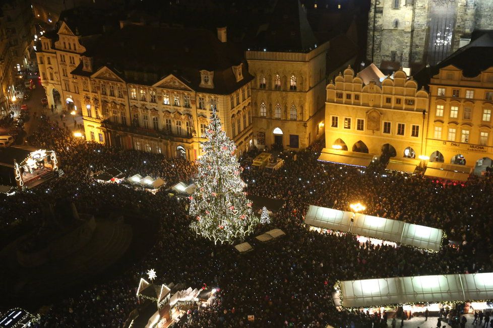 Rozsvícení vánočního stromu na Staroměstském náměstí v Praze - 2016