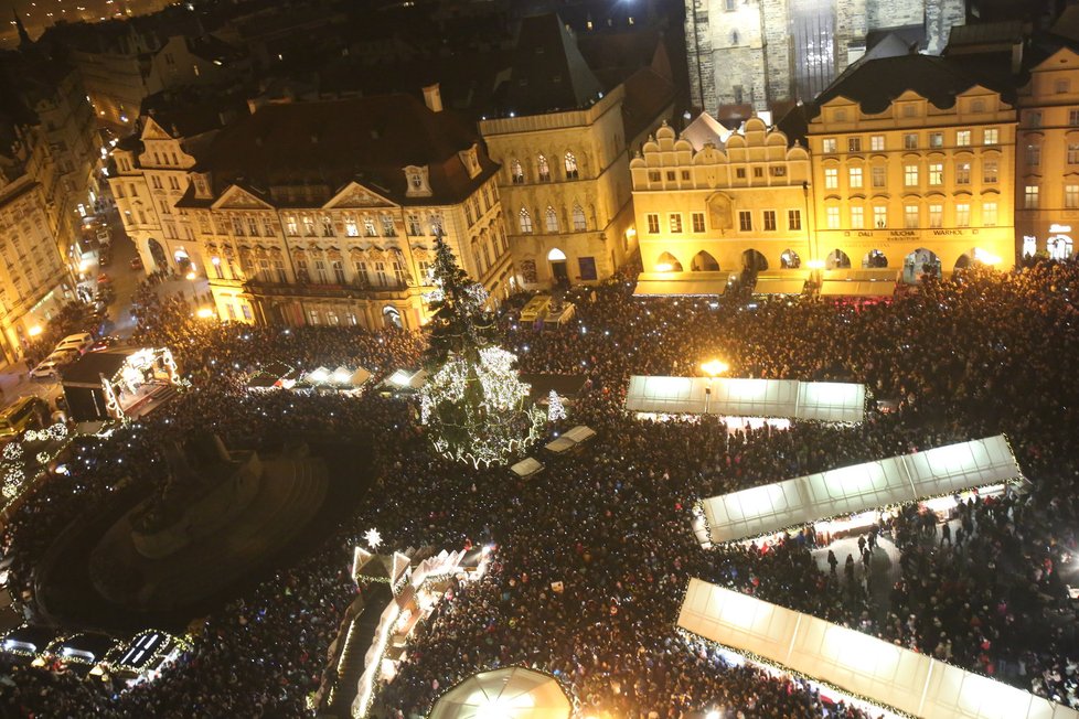 Rozsvícení vánočního stromu na Staroměstském náměstí v Praze - 2016