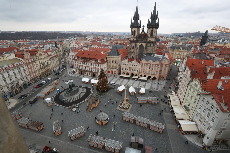 Zrušené vánoční trhy na Staroměstském náměstí. (6. prosince 2021)