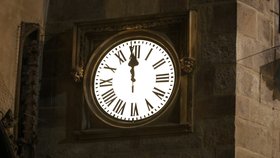Silvestr 2021: Velký přehled pravidel nejen pro oslavy. A kde a do kdy nakoupíte?