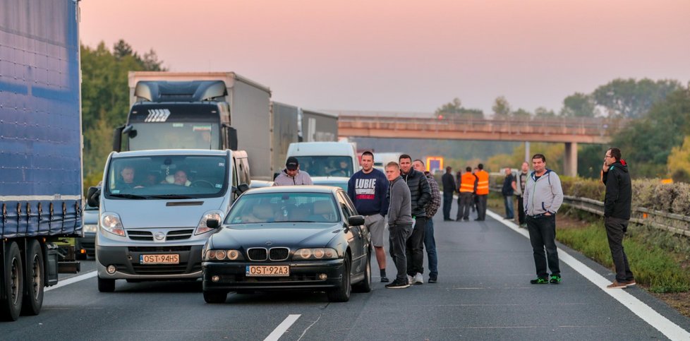 Ilustrační foto. Tragická nehoda Jana Kočky a jeho nedávný pohřeb.