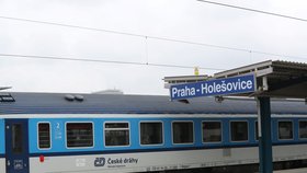 V Česku začne v neděli platit nový jízdní řád, který mění provoz řady autobusových a železničních spojů.