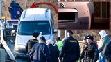 Policista, který při honičce v Praze zastřelil dívku v kradeném autě: Jsem nevinný