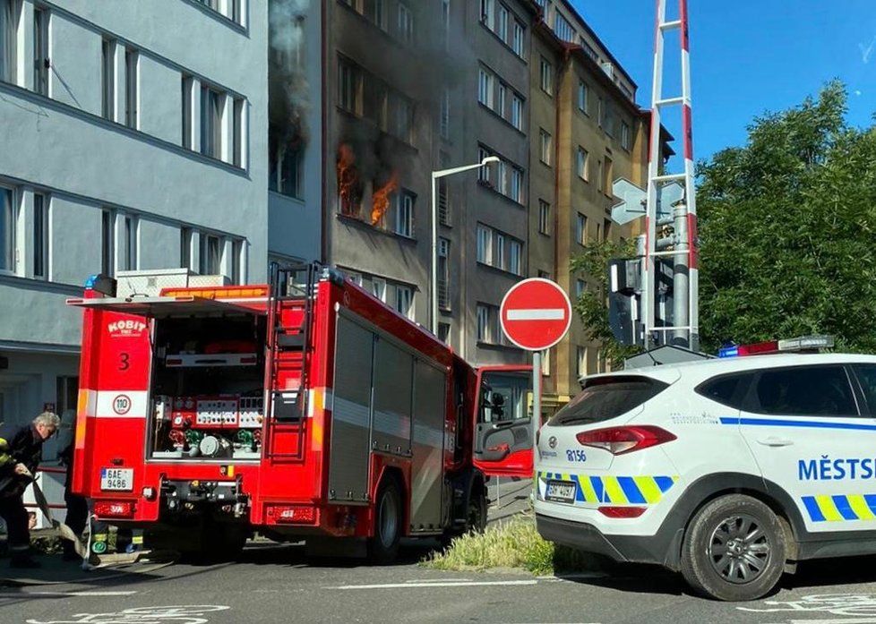 Výbuch bytu ve Strojnické ulici v Holešovicích (1. 7. 2020)