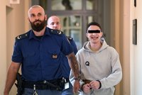 Tadeáš (19) si odsedí 8 let za pokus o vraždu a loupež: U soudu svého činu litoval, do věznice odcházel s úsměvem