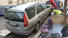 Policie v Praze dopadla lupiče, kteří přepadli klenotnictví v Teplicích.