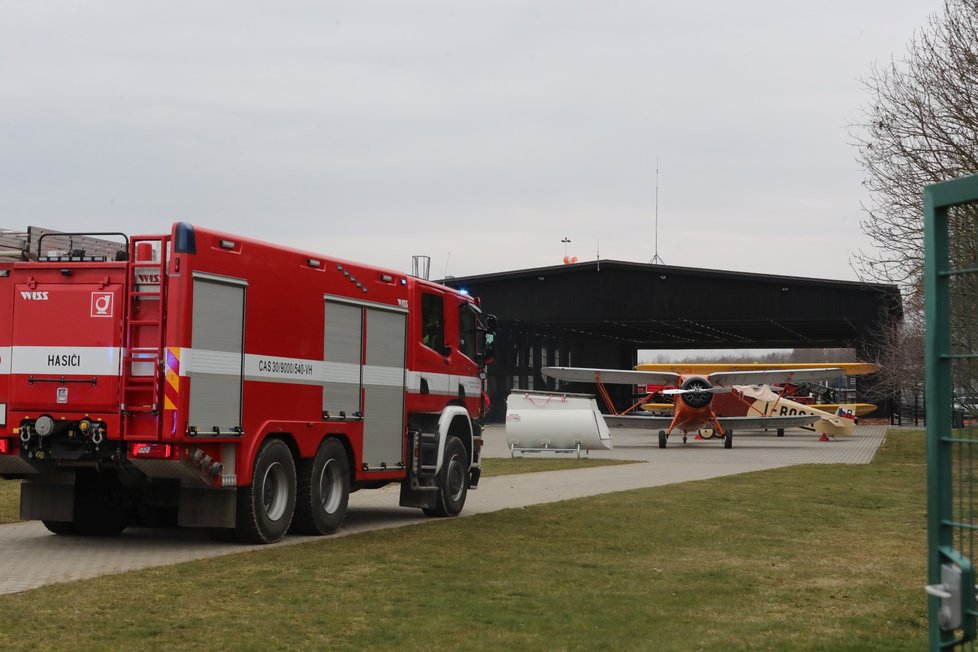 Požár na letišti Točná, 11. března 2021