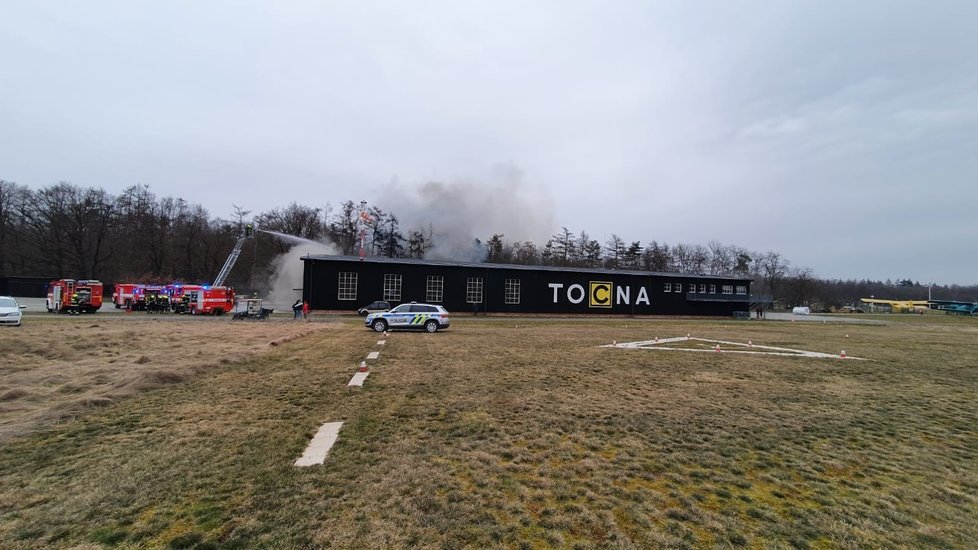 Požár na letišti Točná, 11. března 2021.