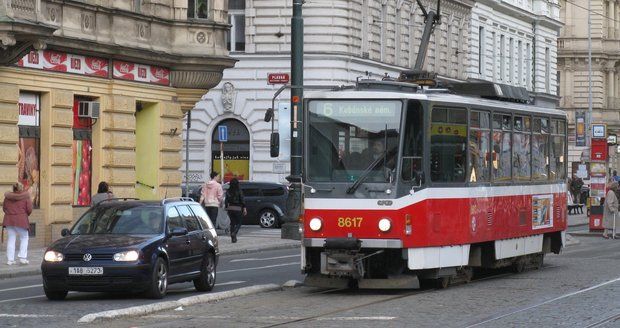 Tramvaj na Újezdě srazila člověka (ilustrační foto).