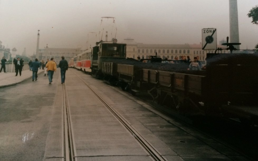 Slavnosti tramvají roku 1995 na Mánesově mostě