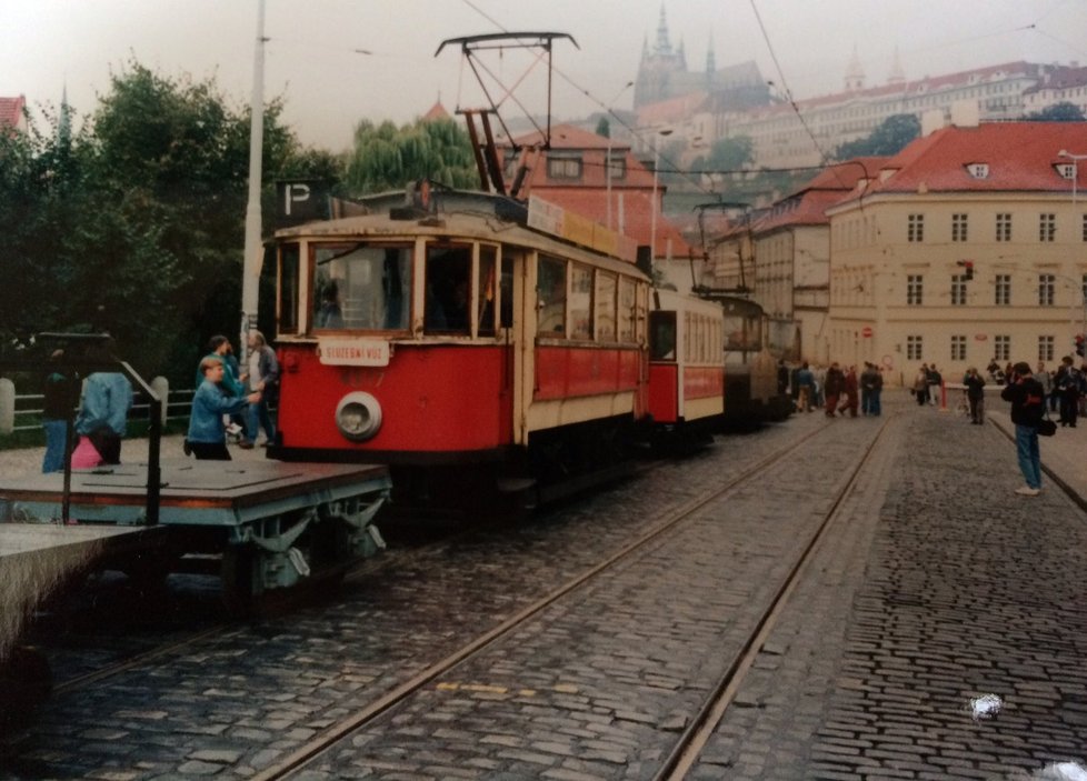 Slavnosti tramvají roku 1995 na Mánesově mostě