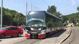 Nehody kosí pražské tramvaje! Během dopoledne bouraly čtyři