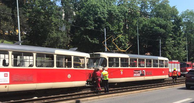 Tramvaje v Plzeňské ulici v Praze.